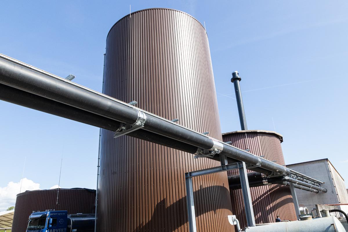 Fernwärme & Ökostrom aus Holz und Biogas – Aus einer Pioniertat wird eine grosse Innovation 7 20231004 EnergieAusserschwyz 16S