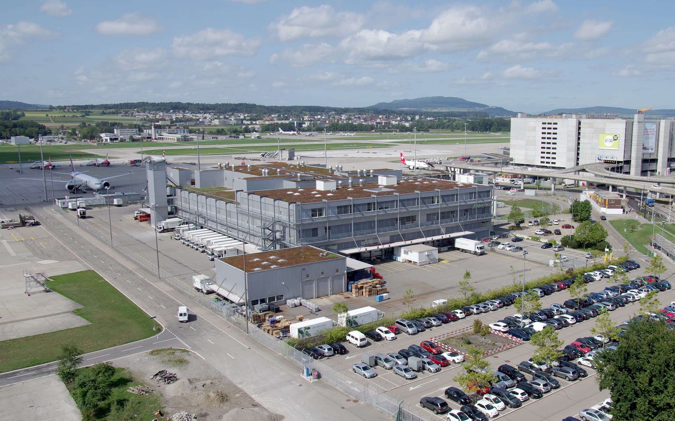 A Flughafen Hauptbild bearbeitet