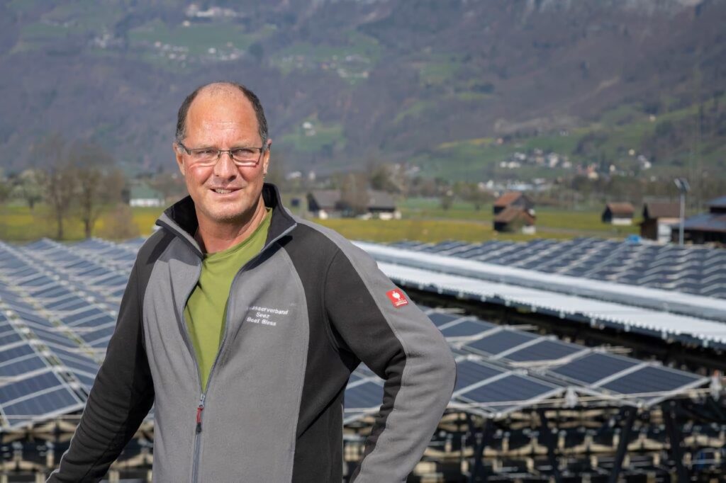 B1b A2 2022 POWERLOOP ARA Seez Beat Bless Portrait MB14135